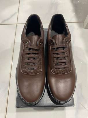 Chaussures grandes marques en promo image 14