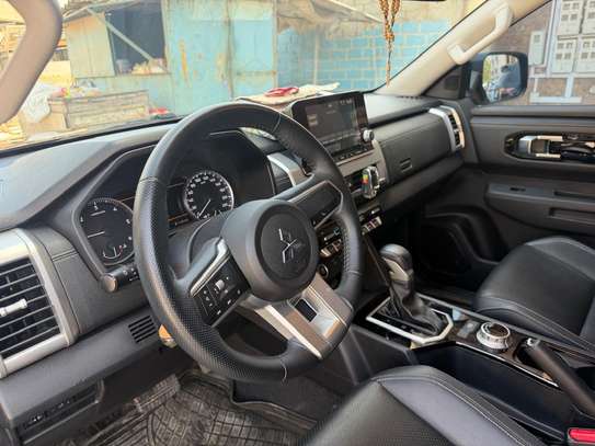 Mitsubishi l200 2025 image 6