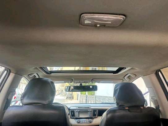 Toyota RAV4 image 7