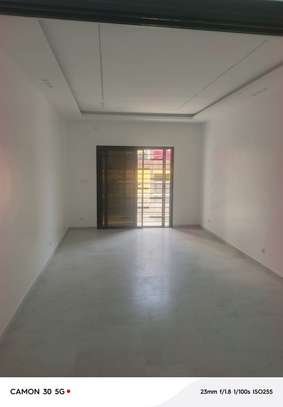 F2 F3 et Magasin à louer à scat urbam image 13