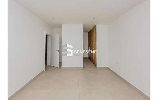 Bel appartement aux almadie image 4