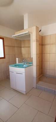 TRES BELLE VILLA A LOUER image 6