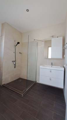 APPARTEMENT F4 A LOUER A NGOR image 14