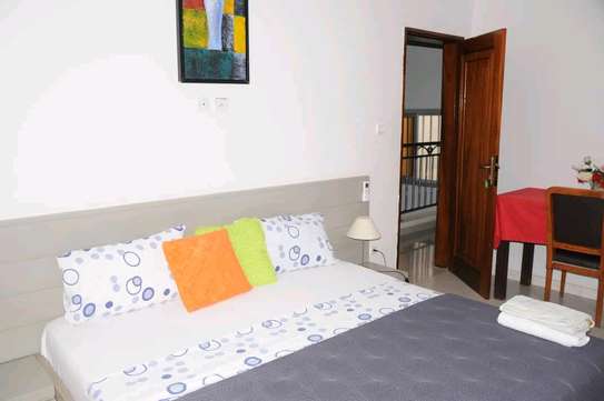 Chambre meublée à louer ( Résidence Douce) image 5