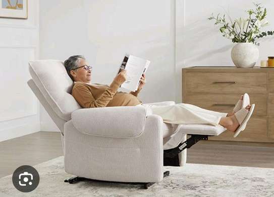Fauteuil releveur et relaxant électrique image 1