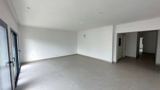 Appartement 3 chambres salon aux Almadies image 2