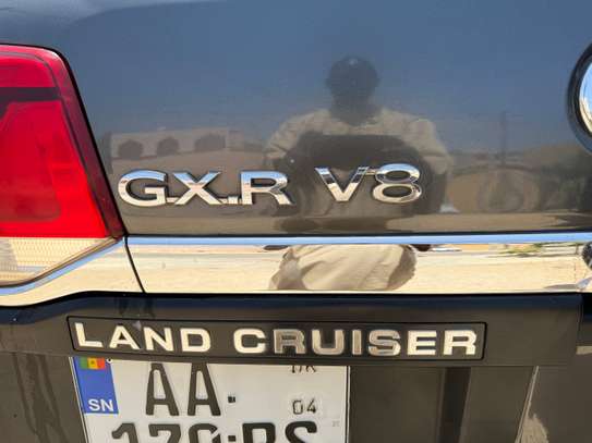 Toyota land cruiser image 5