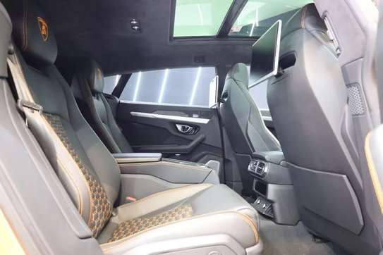 Lamborghini urus 2021 image 11
