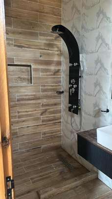 Maison moderne 5 chambres 4 salles de bain lumineuse image 7