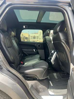 Range Rover sport image 8