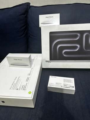 MacBook Pro M4 14-inch (2025) image 2