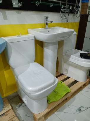 Chaise anglaise et lavabo complet image 13