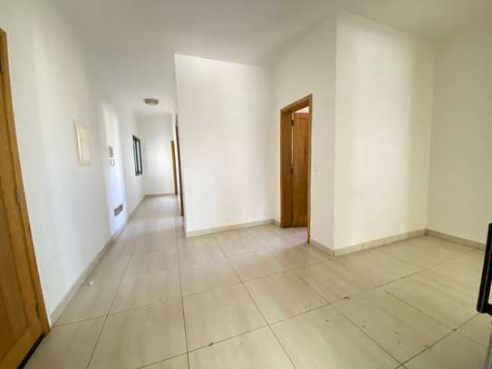 Grand appartement 3 chambres à la Zone A/Point E image 2