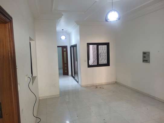 Trois chambres à louer par mois image 6