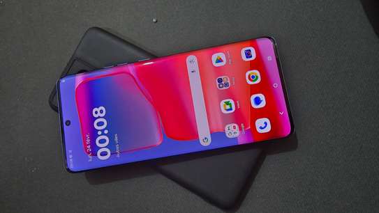 Motorola edge 50 Pro  256GB 12GB image 2