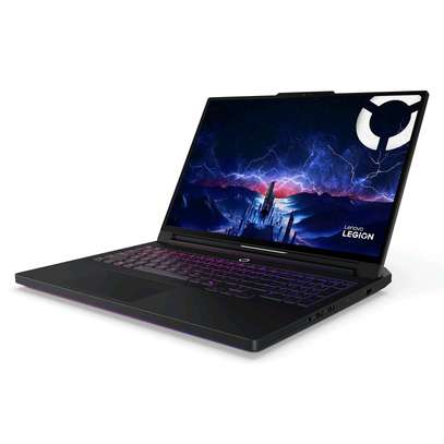 Gamer Lenovo legion PRO Oled 2025 image 3