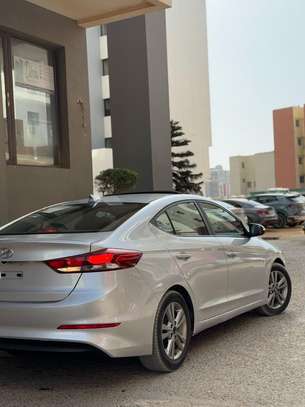 Hyundai Elantra image 7