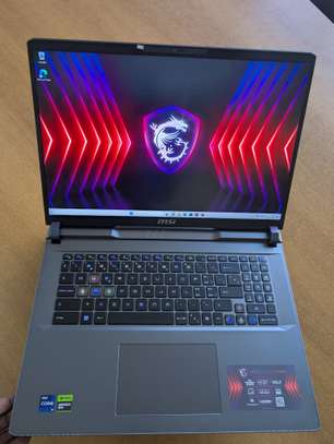 MSI Vector 17 RTX 4080 image 1