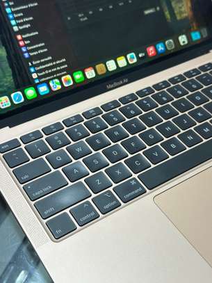 MacBook Air 2020 image 3