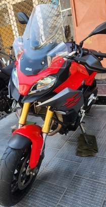 A Bmw xr 900 image 2