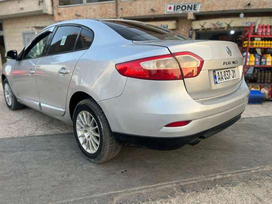 Renault fluence 2012 image 4