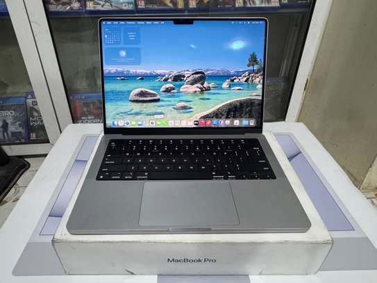 MacBook Pro M4 14pouce descellé image 1