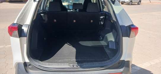 Toyota RAV 4 2019 image 2