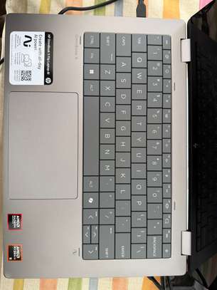 Hp Omnibook X-flip laptopAI image 8