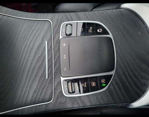 Mercedes Benz  GLC 300 2020 image 12