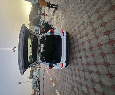 Honda HR.V image 2