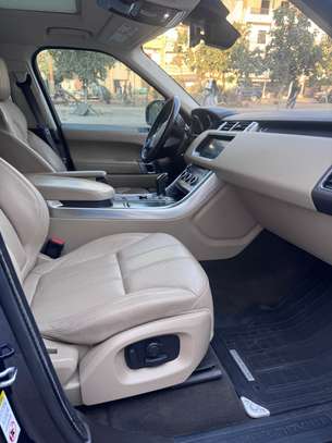 RANGE ROVER SPORT image 6