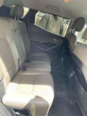 HYUNDAI SANTAFE image 9