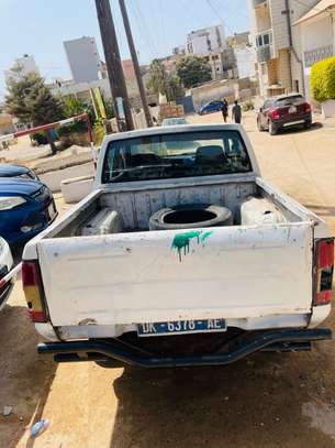 Nissan pickup image 5