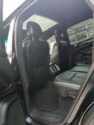Porsche Cayenne 2014 image 2