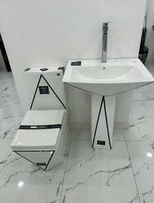 Chaise anglaise et lavabo complet image 2