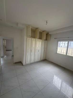 Magnifique appartement de type F5 à louer image 9