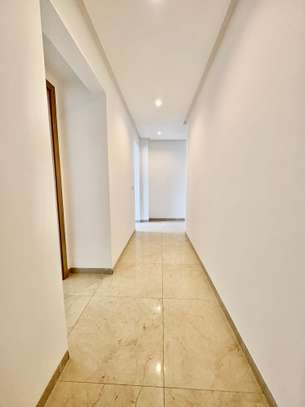Appartement neuf à louer aux Almadies image 5