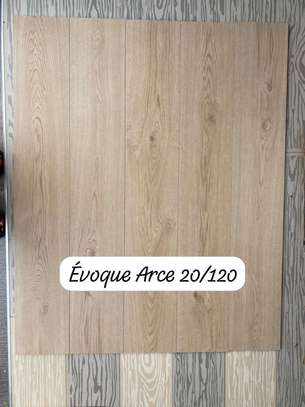 Évoque Arce parquet bois clair 20x120 cm image 1