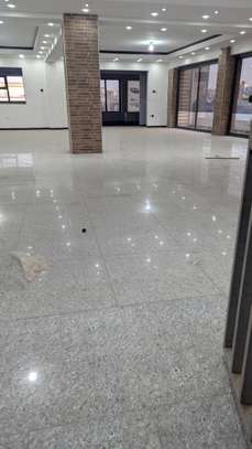 A loué un grand show toum de700m2 image 7