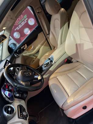 Mercedes glc 300 image 13