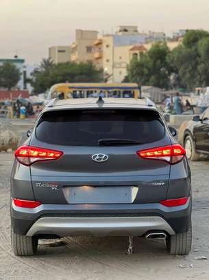 Hyundai Tucson image 4