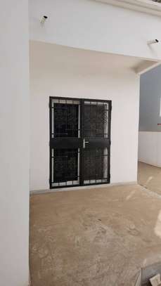Villa R+1 , F6 à louer aux mamelles image 12