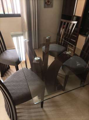 Table et chaises image 1