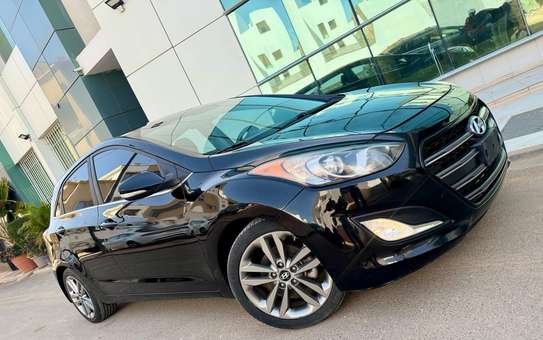 Hyundai elantra GT image 3