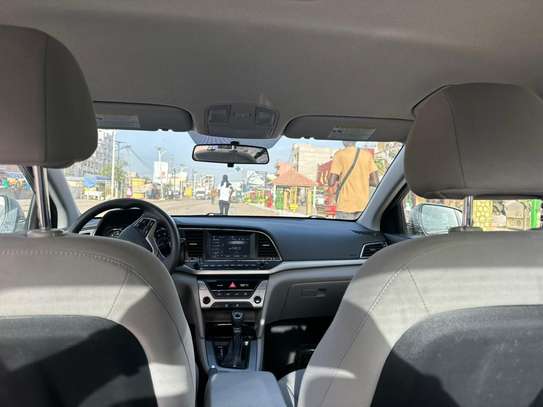 Hyundai Elantra 2017 image 6