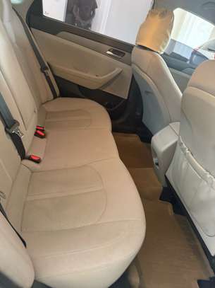 Hyundai sonata image 2