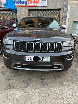 JEEP GRAND CHEROKEE OVERLAND image 1