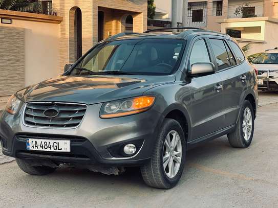 Hyundai santa fe image 2