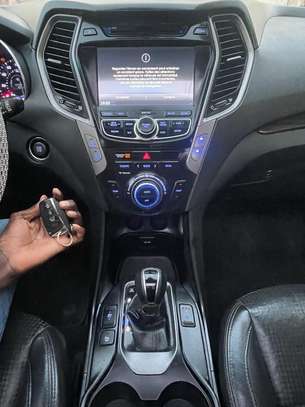 Hyundai  Santafet  5places 2014 image 3