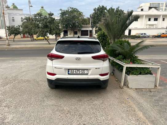 Hyundai Tucson diesel image 9